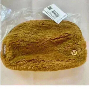 Lululemon- Everywhere Fleece Belt Bag-
2022 Burnt Caramel - NWT!